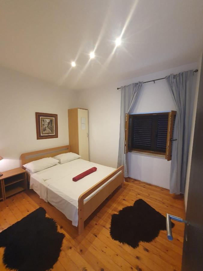 Apartments Bagaric Trogir Eksteriør billede