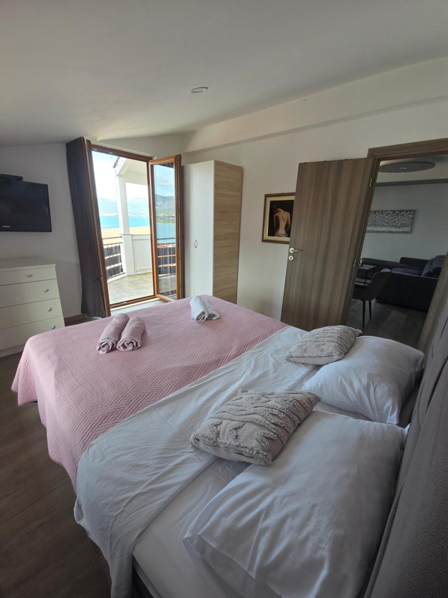 Apartments Bagaric Trogir Eksteriør billede